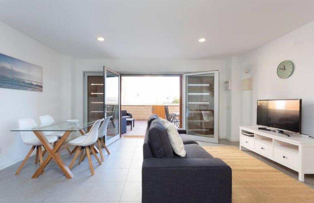 Modern Seafront Flat With A Private Garage Apartment El Medano  Exterior photo