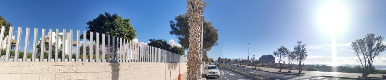 Modern Seafront Flat With A Private Garage Apartment El Medano  Exterior photo